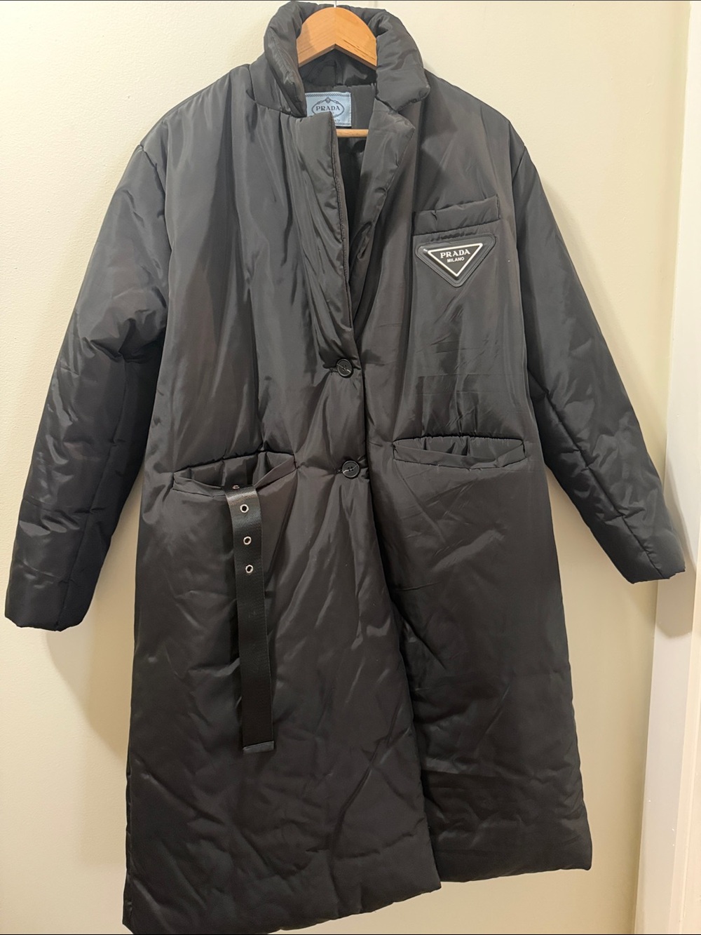Women, Prada Black Quilted Belted Puffer Coat Size small - Picture 8 of 16